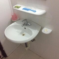 Thuy Linh Hotel Halong ванная фото 2