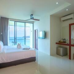 Отель Surin Beach Resort 4* Стандартный номер с различными типами кроватей фото 3
