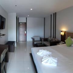 Отель April Suites Pattaya Паттайя комната для гостей фото 5