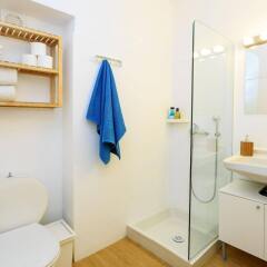 Отель Stay - Hostel, Apartments, Lounge Греция, Родос - 2 отзыва об отеле, цены и фото номеров - забронировать отель Stay - Hostel, Apartments, Lounge онлайн ванная