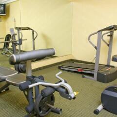 Отель Best Western Cumbres Aeropuerto фитнесс-зал