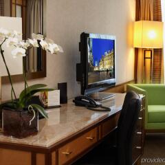Отель InterContinental Prague Чехия, Прага - 12 отзывов об отеле, цены и фото номеров - забронировать отель InterContinental Prague онлайн удобства в номере