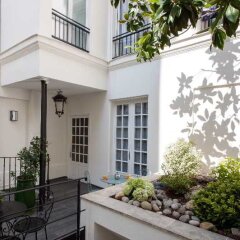 Отель Hôtel des 3 Poussins Франция, Париж - 3 отзыва об отеле, цены и фото номеров - забронировать отель Hôtel des 3 Poussins онлайн вид на фасад