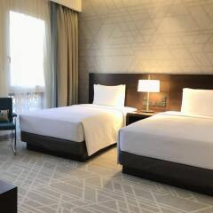 Отель Hyatt Place Dubai/Wasl District комната для гостей фото 4