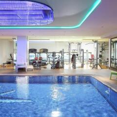 Отель ibis Styles Dubai Jumeira бассейн