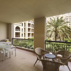 Отель Bespoke Residences - South Residence балкон