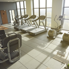 DoubleTree by Hilton Hotel Lodz фитнесс-зал фото 4