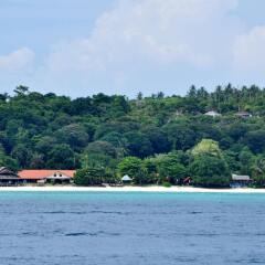 Отель Phi Phi Long Beach Resort & Villa