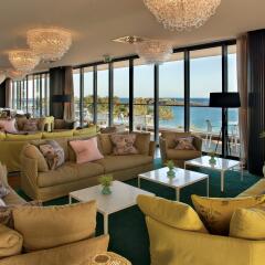 Отель Martinhal Sagres Beach Family Resort интерьер отеля