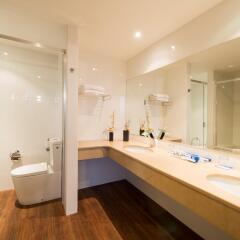 TRYP Lisboa Oriente Hotel ванная