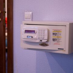 Отель Золотой Дракон Кыргызстан, Бишкек - 9 отзывов об отеле, цены и фото номеров - забронировать отель Золотой Дракон онлайн сейф в номере