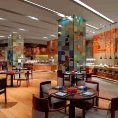 Отель Radisson Blu Hotel Cebu Филиппины, Лапу-Лапу - 1 отзыв об отеле, цены и фото номеров - забронировать отель Radisson Blu Hotel Cebu онлайн питание фото 2