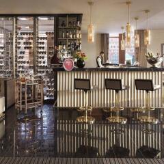 Гостиница Four Seasons Hotel Moscow в Москве 2 отзыва об отеле, цены и фото номеров - забронировать гостиницу Four Seasons Hotel Moscow онлайн Москва гостиничный бар