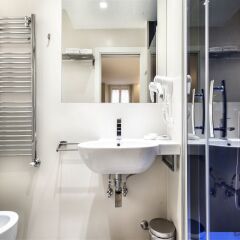 Отель Guesthouse Foresteria Margherita Milano Италия, Милан - отзывы, цены и фото номеров - забронировать отель Guesthouse Foresteria Margherita Milano онлайн ванная фото 2