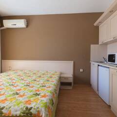 Апартаменты Cosy Studio with Kitchen & Balcony в номере фото 2