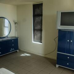 Отель Sky Box Beach Suite at Montego Bay Club Ямайка, Монтего-Бей - отзывы, цены и фото номеров - забронировать отель Sky Box Beach Suite at Montego Bay Club онлайн удобства в номере