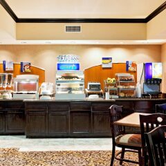 Holiday Inn Express Hotel & Suites Ozona Озона питание фото 3