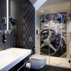 Отель V8 Hotel Koln @MOTORWORLD, an Ascend Hotel Collection Member Германия, Кёльн - отзывы, цены и фото номеров - забронировать отель V8 Hotel Koln @MOTORWORLD, an Ascend Hotel Collection Member онлайн ванная