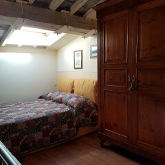 Отель Carpe Diem Guesthouse сейф в номере