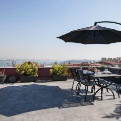 3 Bedrooms Apartment w Sea View and Terrace Турция, Стамбул - отзывы, цены и фото номеров - забронировать отель 3 Bedrooms Apartment w Sea View and Terrace онлайн бассейн