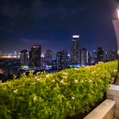 Отель Zenithar Penthouse Sukhumvit балкон