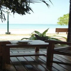 Отель Southern Lanta Resort пляж