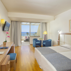The Golden Coast Beach Hotel комната для гостей фото 5