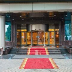 Отель Crowne Plaza Krasnodar - Centre Краснодар вид на фасад фото 2