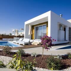Отель Paradise Cove Luxurious Beach Villas бассейн фото 7