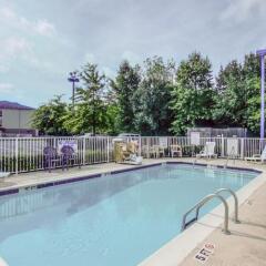 Отель Motel 6 Charlotte Carowinds Южный Бельмонт бассейн фото 2