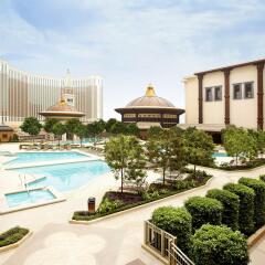 Отель Holiday Inn Macao Cotai Central балкон