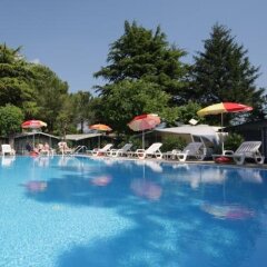 Отель Camping Garden Tourist Манерба-дель-Гарда бассейн фото 2
