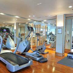 Parker Hotel Brussels Airport фитнесс-зал