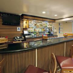 Отель Fairfield Inn by Marriott JFK Airport США, Нью-Йорк - отзывы, цены и фото номеров - забронировать отель Fairfield Inn by Marriott JFK Airport онлайн гостиничный бар