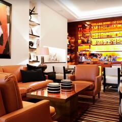 Отель Hôtel Montaigne гостиничный бар