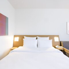 Отель Novotel Nuernberg Messezentrum Германия, Нюрнберг - отзывы, цены и фото номеров - забронировать отель Novotel Nuernberg Messezentrum онлайн комната для гостей