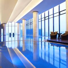 Отель Four Points by Sheraton Langfang, Guan бассейн