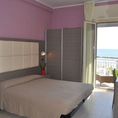 Hotel Playa Римини комната для гостей