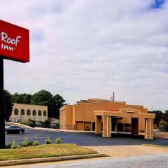 Отель Red Roof Inn Atlanta Six Flags парковка