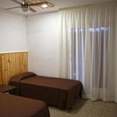 Отель Hostal Miranda Испания, Бланес - отзывы, цены и фото номеров - забронировать отель Hostal Miranda онлайн комната для гостей
