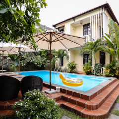 Отель Hoi An Holiday Villa бассейн