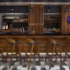 Гостиница Holiday Inn Express Moscow - Khovrino гостиничный бар фото 3