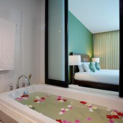 Отель Centra by Centara Coconut Beach Resort Samui ванная фото 2