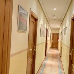 Отель Hostal Luz Испания, Мадрид - 7 отзывов об отеле, цены и фото номеров - забронировать отель Hostal Luz онлайн интерьер отеля фото 3