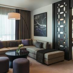 Отель Sheraton Grand Hotel, Dubai ОАЭ, Дубай - 1 отзыв об отеле, цены и фото номеров - забронировать отель Sheraton Grand Hotel, Dubai онлайн комната для гостей фото 5