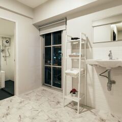 Chamberlain Hostel - Adults Only Бангкок ванная
