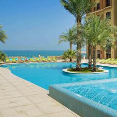 Отель Marjan Island Resort & Spa Managed by AccorHotels бассейн