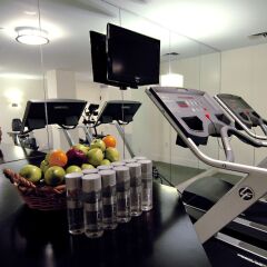 Hotel Mela Times Square фитнесс-зал фото 2