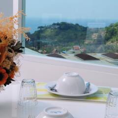 Отель Grand Bleu Ocean View Pool Suite