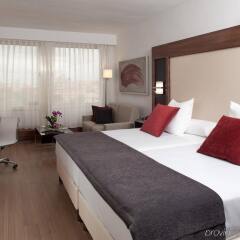 Отель Courtyard by Marriott Madrid Princesa комната для гостей фото 4